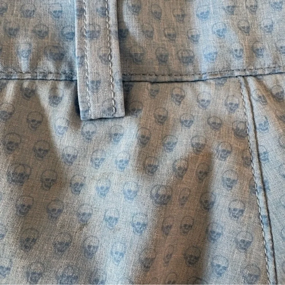 Peter Millar Men's size 34 light blue skull print 10inch‎ inseam shorts. GUC